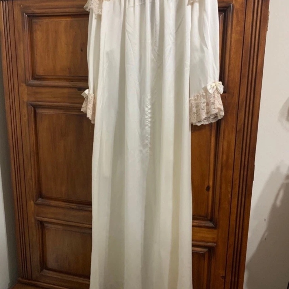 Satin vintage Christian Dior Paris Loungewear robe gown Neiman Marcus - Picture 7 of 11
